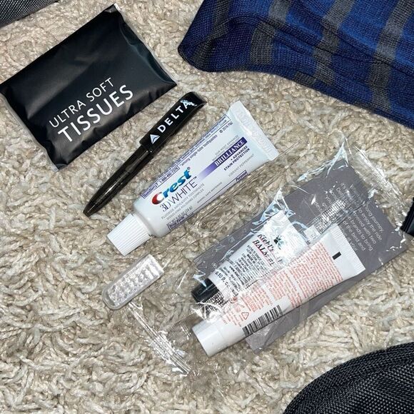 Tumi Small Necessities Bag Full - Picture 7 of 10